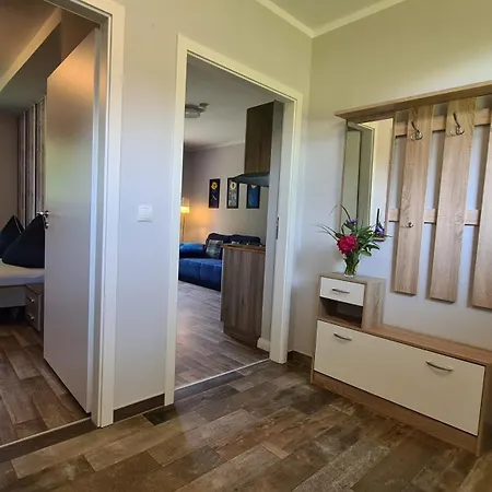 08 Heuwiese - Hof Wiesengrund * Parchtitz